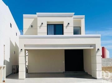 Casa · 240m² · 3 Recámaras · 3 Estacionamientos · Se Vende Casa en Coto Privado, Mazatlán, Sinaloa.