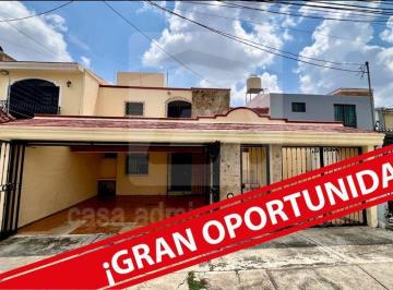 Casa · 320m² · 6 Recámaras · 3 Estacionamientos · Casa en Super Precio en Residencial Victoria!