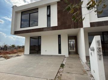 Casa · 219m² · 3 Recámaras · 2 Estacionamientos · Casa en Venta en Rinconada de Santa Fe II León Guanajuato