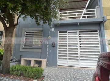 Casa · 150m² · 3 Recámaras · 1 Estacionamiento · Casa en Venta en Renaceres Residencial