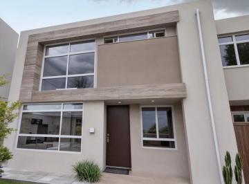 Casa de 4 habitaciones, El Marqués · Casa en Venta Entre El Refugio y Zibatá - 4 Recámaras, Equipada!