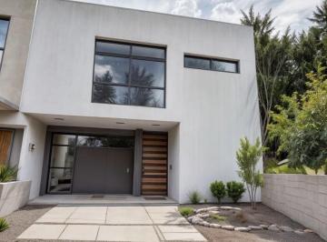 Casa de 3 habitaciones, El Marqués · Casa en Venta en El Mirador, 3 Recámaras, 3.5 Baños, Roof Garnden, Hermosa!