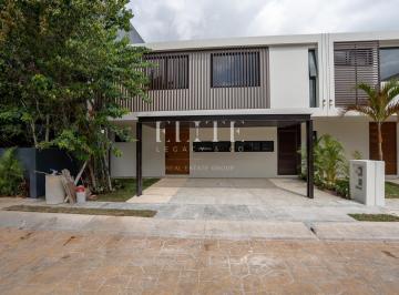 Casa · 244m² · 4 Recámaras · 2 Estacionamientos · Casa Pre - Venta en Residencial Arbolada