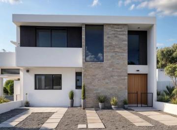 Casa de 3 habitaciones, Querétaro · Casa en Venta en Grand Juriquilla, 3 Recámaras, Estudio, Jardín, 2.5 Baños, Lujo