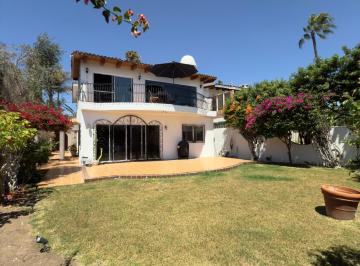 Foto trasera · Se Renta Casa Frente Al Mar U$3500