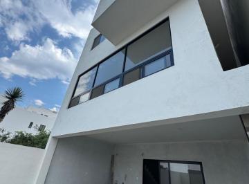 Casa de 3 habitaciones, García · Casa de 3 Niveles en Elite Premier