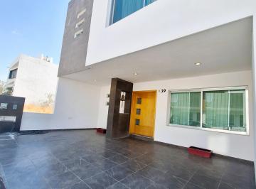 Casa de 3 habitaciones, Querétaro · Casa en Venta en Milenio III Fraccionamiento Lucepolis, Querétaro