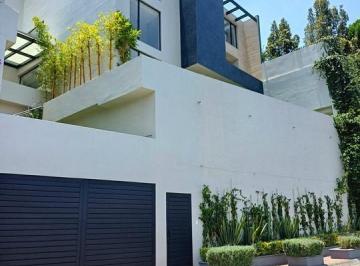 Casa · 510m² · 3 Recámaras · 3 Estacionamientos · Casa en Venta en La Herradura con Jardin