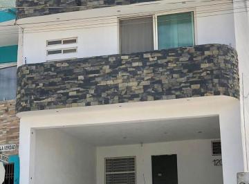 Casa · 243m² · 5 Recámaras · Casa en La Conquista