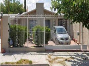 Casa de 3 habitaciones, Juárez · 008fg Hermosa Casa de Recuperación Bancaria en Venta en Col. Alegre, Juárez.