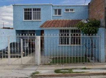 Casa de 3 habitaciones, Aguascalientes · 009fg Hermosa Casa de Recuperación Bancaria en Venta en Lomas del Ajedrez.