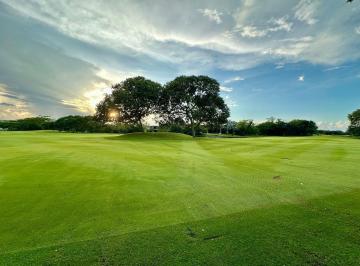 fd1815ee9c3fd2c330f82bb887adfc2c266c1774583da6811f5586458308c118 · Terreno en Venta con Vista Al Campo de Golf en El Yucatán Country Club.