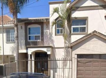 Casa de 3 habitaciones, Tijuana · 010fg Hermosa Casa de Rcuperación Bancaria en Venta en Playas de Tijuana, B. C.