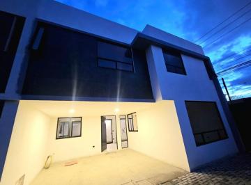 Casa de 4 habitaciones, Puebla · Casa en Venta en Cerrada, Zona Xilotzingo
