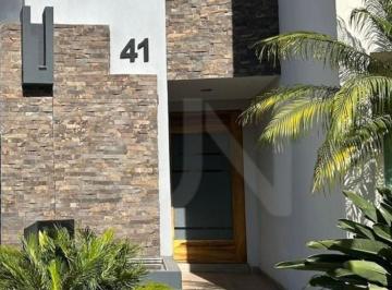 Casa de 3 habitaciones, Zapopan · Casa en Venta en Solares – Coto Antara