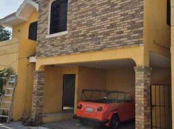 Casa · 184m² · 3 Recámaras · 2 Estacionamientos · Casa en Venta Faja de Oro 332 Las Villas