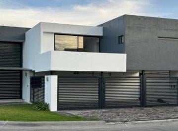 Casa · 506m² · 4 Recámaras · 3 Estacionamientos · Condominio Xv del Molino Residencial