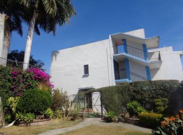 Terreno / Lote · 400m² · 4 Recámaras · 16 Estacionamientos · Edificio en Venta en Cuernavaca, Uso de Suelo Comercial