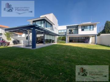 Casa en condominio · 530m² · 3 Recámaras · 2 Estacionamientos · Venta de Casa en Paseo de La Asunción en Metepec