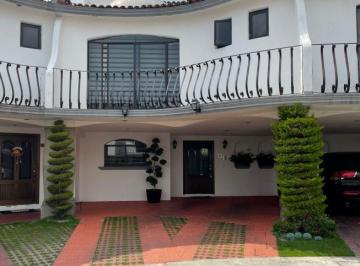 Casa en condominio · 311m² · 3 Recámaras · 2 Estacionamientos · Casa en Condominio - Metepec