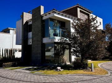Casa en condominio · 364m² · 3 Recámaras · 4 Estacionamientos · Venta de Casa Modelo Victoria en Condado del Valle Metepec