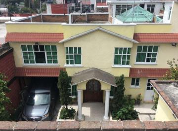 Casa · 600m² · 5 Recámaras · 7 Estacionamientos · Venta de Casa en La Colonia Sor Juana Ines de La Cruz Cerca del Centro de Toluca