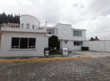 Casa en condominio · 404m² · 5 Recámaras · 5 Estacionamientos · Venta de Casa en Villas Kent Paseo del Nevado en Metepec