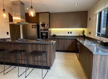 Casa en condominio · 177m² · 3 Recámaras · 2 Estacionamientos · Casa en Venta en Villa Magna / Lomas del Campanario Norte