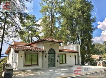 Casa · 600m² · 3 Recámaras · 4 Estacionamientos · Casa - Club de Golf Los Encinos