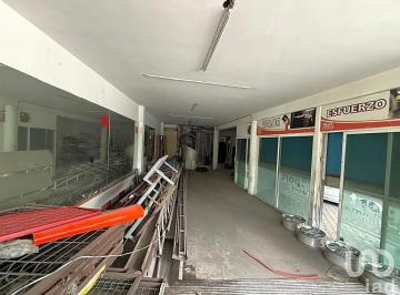 Local comercial · 221m² · 1 Recámara · 2 Estacionamientos · Renta de Espacio Para Local en Primer Nivel Sobre Blvd Atlixco Cerca de Col. La Paz