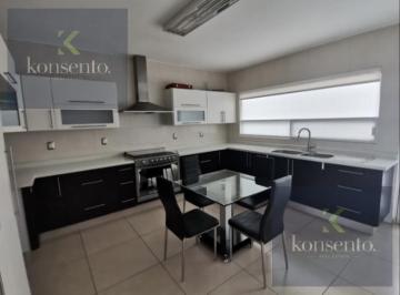 Casa · 225m² · 3 Recámaras · 3 Estacionamientos · Casa - Milenio