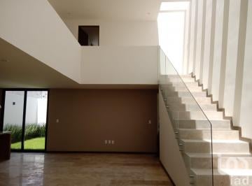Casa · 260m² · 3 Recámaras · 2 Estacionamientos · Casa 4 Recamaras en Venta en Privada San Angel V, Slp