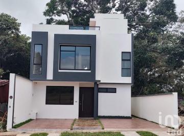 Casa · 152m² · 3 Recámaras · 2 Estacionamientos · Venta de Casa 23 en Cafetal de Las Cumbres en Coatepec