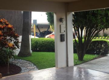 Casa · 450m² · 4 Recámaras · 5 Estacionamientos · Casa - del Valle