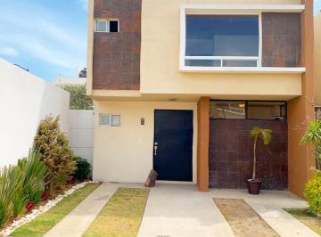 Casa en condominio · 170m² · 3 Recámaras · 2 Estacionamientos · Casa en Condominio - Bosques de Cantabria