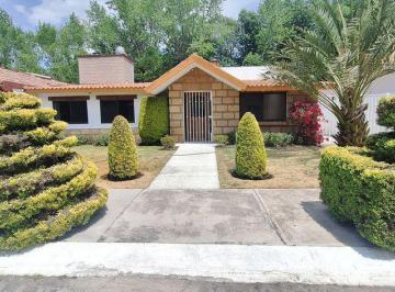 Casa · 224m² · 4 Recámaras · 4 Estacionamientos · Casa en Country Club