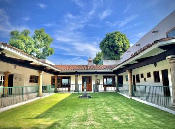 Casa de 6 habitaciones, Cuernavaca · Casa en Venta Jardines de Delicias