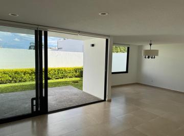Casa en condominio de 3 habitaciones, Querétaro · Casa en Renta en El Canto Juriquilla Santa Fe + Terraza + Jardín + Alberca + Seguridad + 3 Recámara