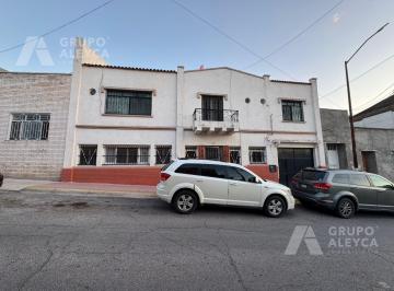 Casa · 300m² · 5 Recámaras · 2 Estacionamientos · Casa en Santa Rita