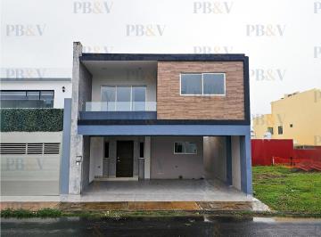 Casa · 223m² · 3 Recámaras · 2 Estacionamientos · Casa en Venta en Fracc. Lomas del Mar en La Riviera Veracruzana