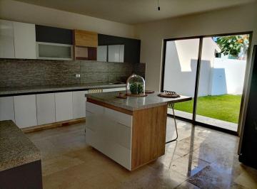 Casa de 4 habitaciones, Jiutepec · Casas en Venta con Alberca Privada y Jacuzzi, Excelentes Acabados