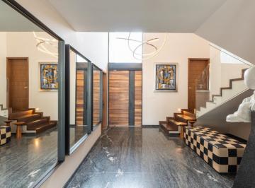 Casa · 421m² · 3 Recámaras · 2 Estacionamientos · Casa Casa en Lomas de Angelopolis, Parque Guanajuato, Puebla, Chedraui, Zona Comercial