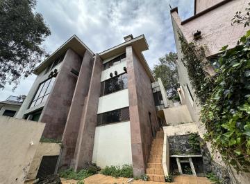Casa · 715m² · 3 Recámaras · 4 Estacionamientos · Casa Como Terreno en Bosques de Las Lomas