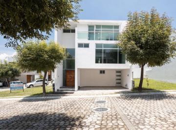 Casa · 277m² · 3 Recámaras · 2 Estacionamientos · Casa en Venta en Parque Cuernavaca