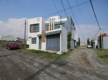 Casa · 4 Recámaras · 3 Estacionamientos · Casa en Av Pacifico