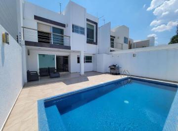 Casa en condominio de 3 habitaciones, Querétaro · Casa con Alberca en Venta con Seguridad en Cumbres del Lago Queretaro
