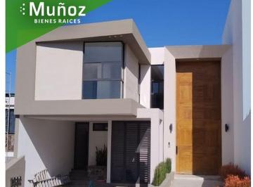 Casa de 3 habitaciones, León · Venta Casa Nueva Bosques del Refugio León Gto: Lujo, Doble Altura. Estrena Exclusividad y Diseño.