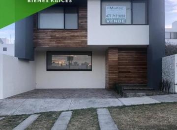 Casa · 160m² · 3 Recámaras · 4 Estacionamientos · Casa en Venta Barranca del Refugio León Gto - Lujo, Luz y Seguridad