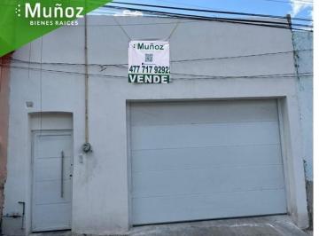 Casa · 192m² · 3 Recámaras · 2 Estacionamientos · La Obrera Casa en Venta Totalmente Remodelada