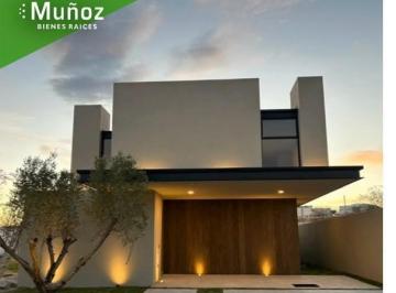 Casa · 230m² · 3 Recámaras · 2 Estacionamientos · Valles del Molino B Casa en Venta